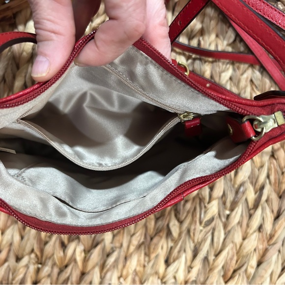 ON HOLD FOR CRYSTAL✨Coach Ashley Leather Cherry Red Swingpack Crossbody EUC - Picture 7 of 13